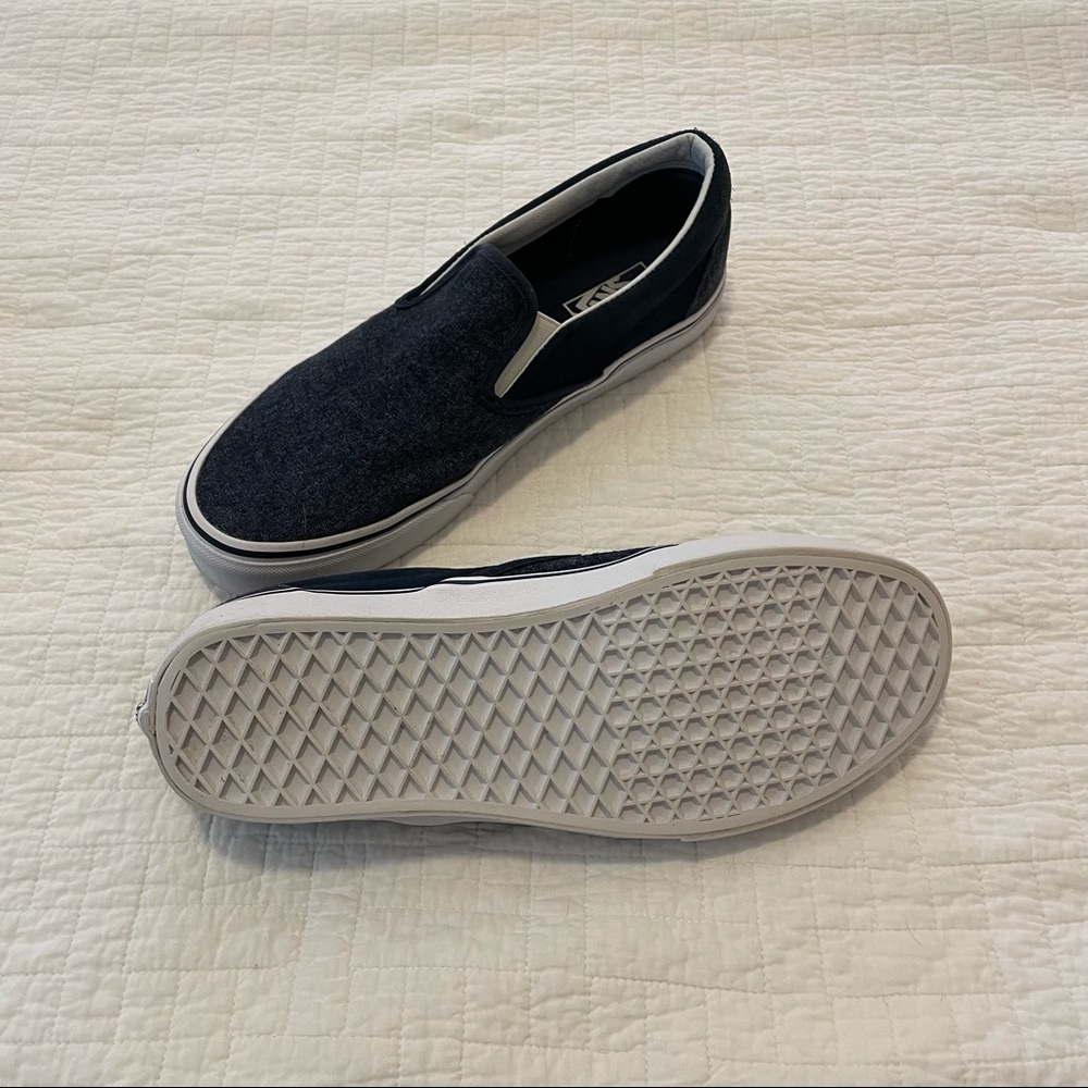 Vans, size 10.5 mens, navy blue color